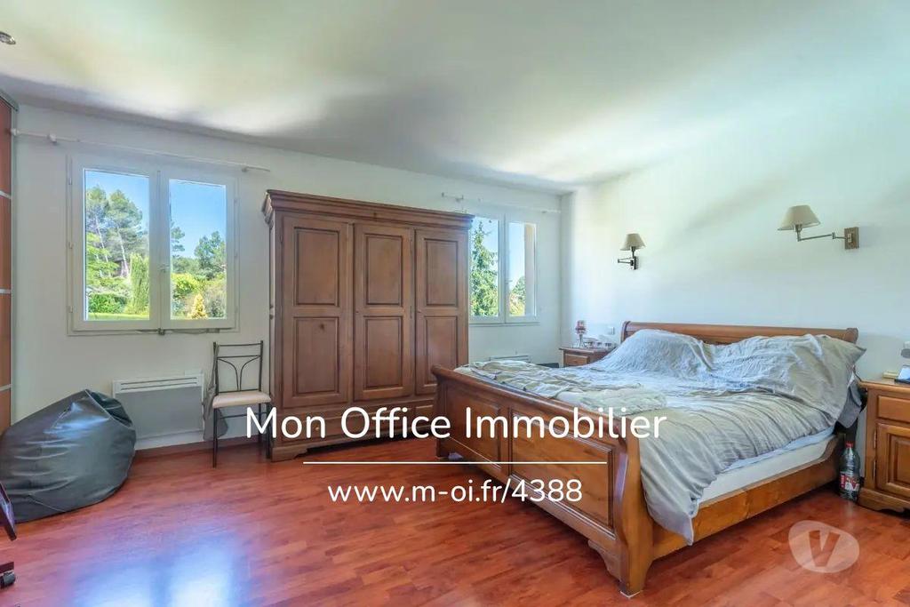 Vente Maison Bouches-du-Rhône Peyrolles en Provence - 13860 - Photos Vivastreet (4388-AUS) Référence : 4388-AUS - Maison familiale 5 pièces à