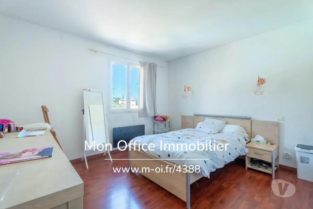 Vente Maison Bouches-du-Rhône Peyrolles en Provence - 13860 - Photos Vivastreet (4388-AUS) Référence : 4388-AUS - Maison familiale 5 pièces à