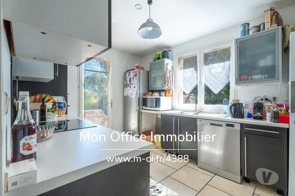 Vente Maison Bouches-du-Rhône Peyrolles en Provence - 13860 - Photos Vivastreet (4388-AUS) Référence : 4388-AUS - Maison familiale 5 pièces à
