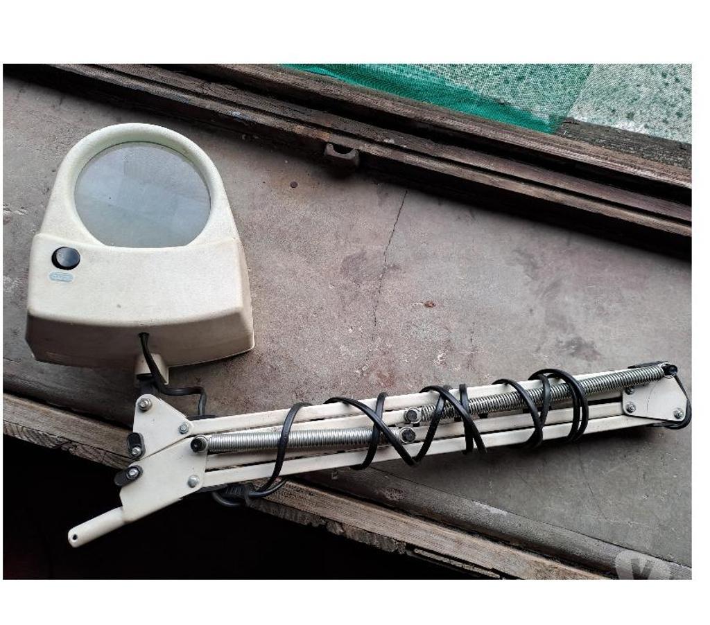 Décoration - art Seine-et-Marne Montceaux les Provins - 77151 - Photos Vivastreet lampe loupe bureau