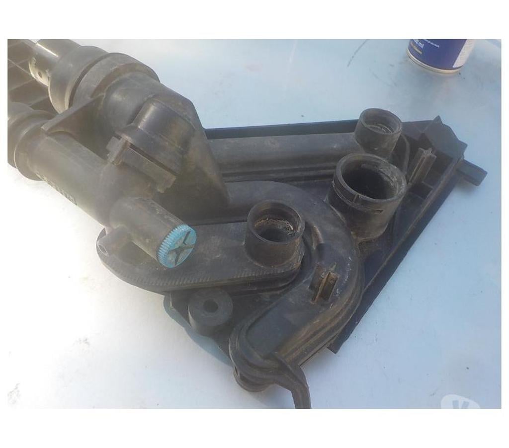 Pièces et services auto Pyrénées-Orientales Perpignan - Photos Vivastreet support vase expension sur radiateur bmw e46 type 320td