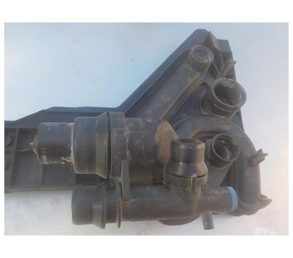 Pièces et services auto Pyrénées-Orientales Perpignan - Photos Vivastreet support vase expension sur radiateur bmw e46 type 320td
