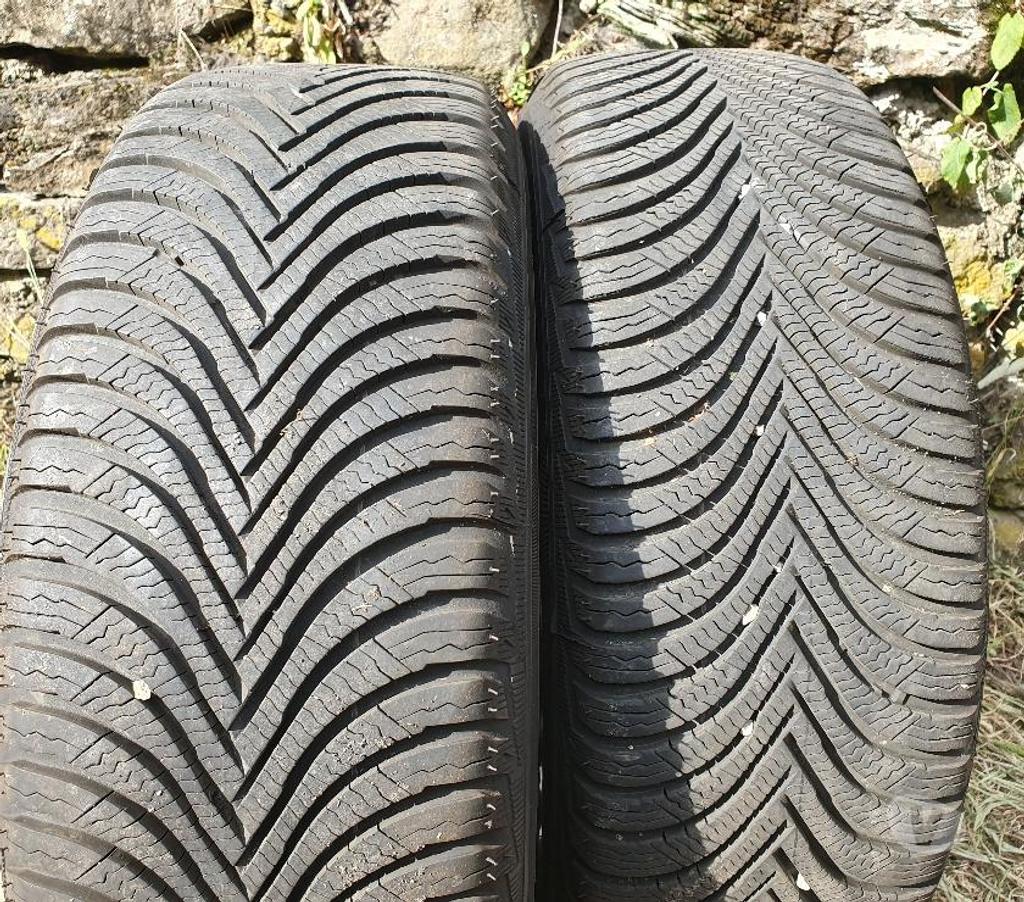 Pièces et services auto Loire St Etienne - Photos Vivastreet 2 roues neige Toyota Prius 205 55 16 Michelin Quasi neuf