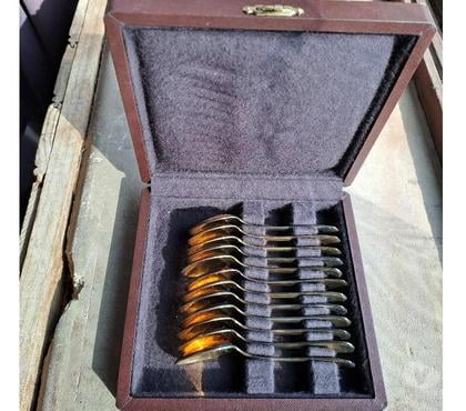 Collections Montceaux les Provins Seine-et-Marne - Photos Vivastreet coffret 12 cuillères