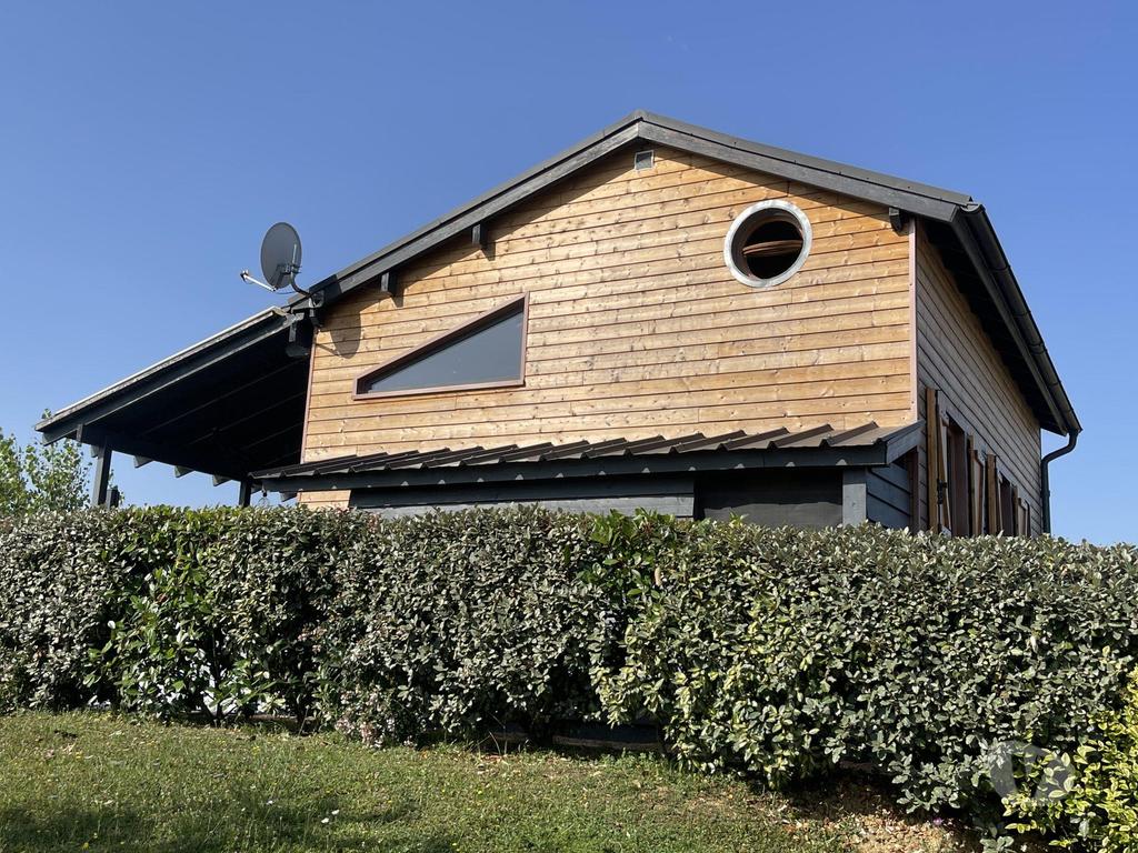 Vente Maison Gers St Blancard - 32140 - Photos Vivastreet TINY HOUSE avec Vue Partielle sur le Lac dans une residence sec