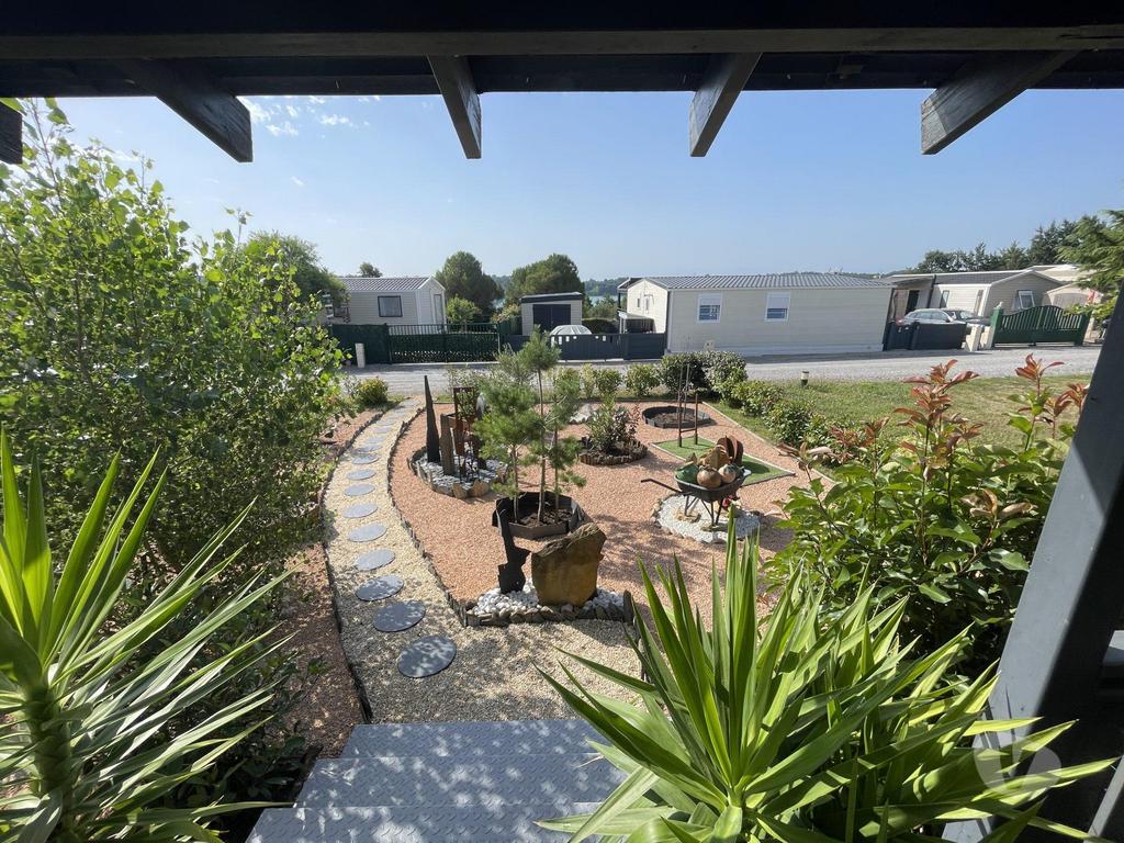 Vente Maison Gers St Blancard - 32140 - Photos Vivastreet TINY HOUSE avec Vue Partielle sur le Lac dans une residence sec