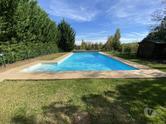 Superbe camping avec 20 emplacements, 2 maisons, piscine