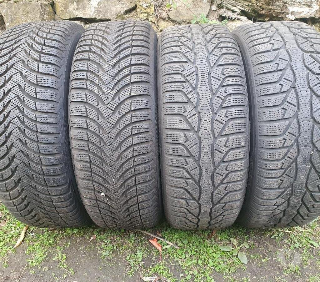 Pièces et services auto Loire St Etienne - Photos Vivastreet 4 roues neige Toyota Prius 205 55 16 91H