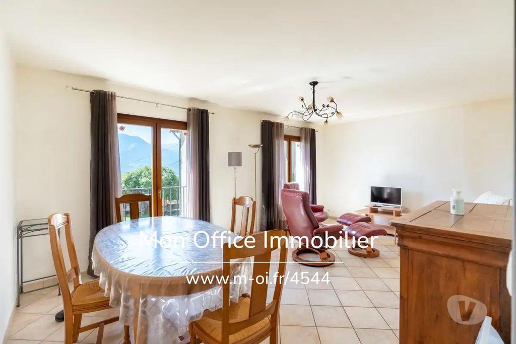 Vente Maison Hautes-Alpes Embrun - 05200 - Photos Vivastreet (4544-BAU) Référence : 4544-BAU - Maison 5 pièces 115m² -...