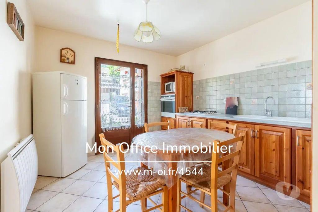 Vente Maison Hautes-Alpes Embrun - 05200 - Photos Vivastreet (4544-BAU) Référence : 4544-BAU - Maison 5 pièces 115m² -...