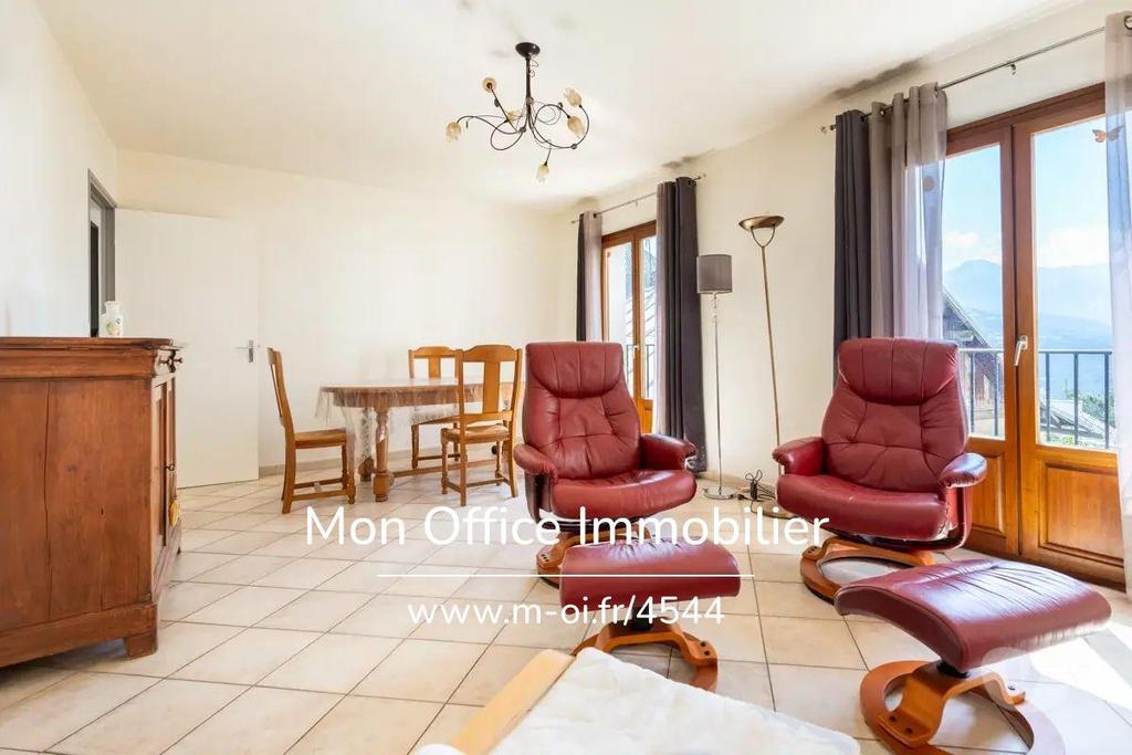 Vente Maison Hautes-Alpes Embrun - 05200 - Photos Vivastreet (4544-BAU) Référence : 4544-BAU - Maison 5 pièces 115m² -...