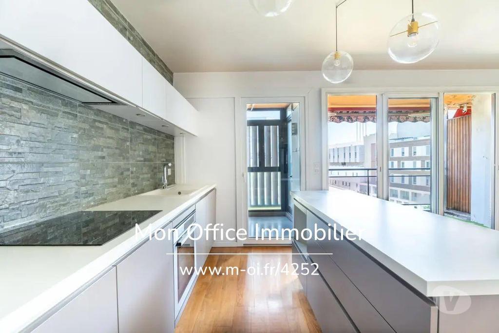 Appartements à vendre Bouches-du-Rhône Marseille - Photos Vivastreet (4252-CLA) Référence : 4252-CLA - Appartement 3 pièces avec...
