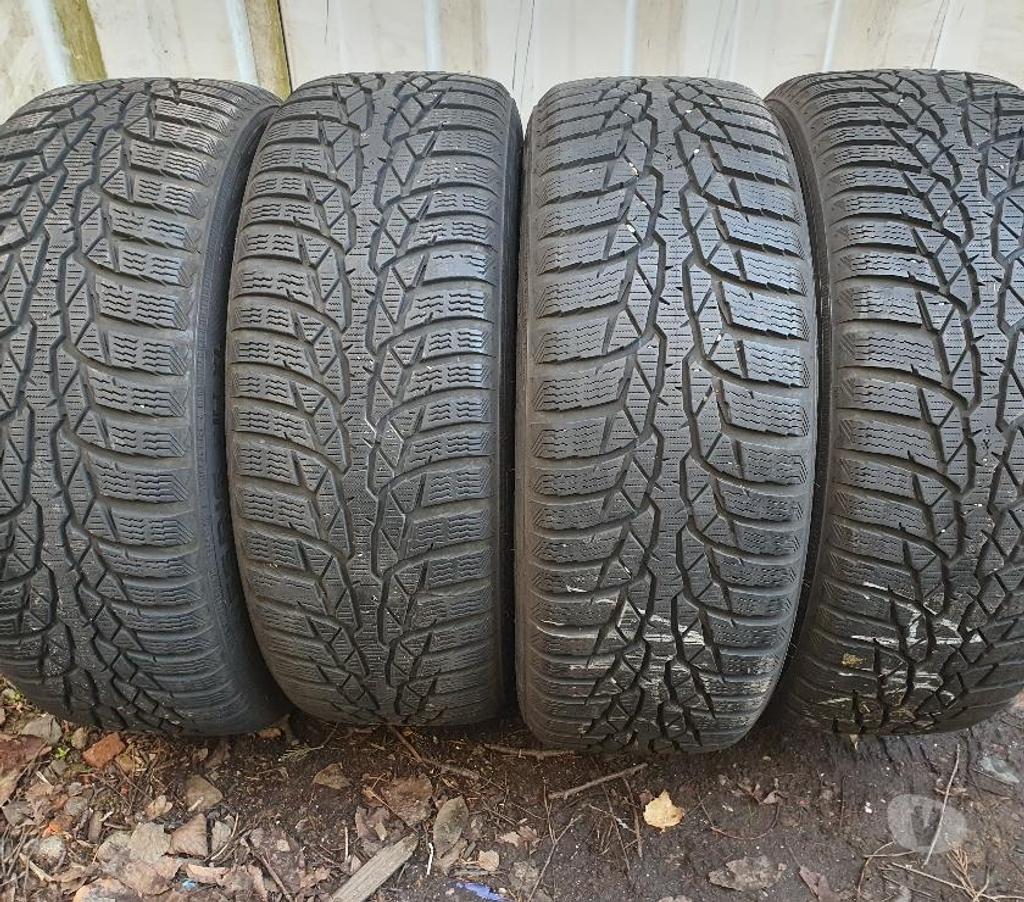 Pièces et services auto Loire St Etienne - Photos Vivastreet 4 roues neige Clio 4 195 55 16 91H Nokian TBE