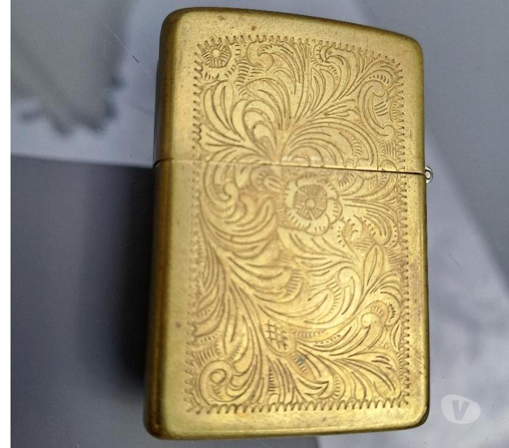 Collection Seine-et-Marne Montceaux les Provins - 77151 - Photos Vivastreet zippo gravé doré