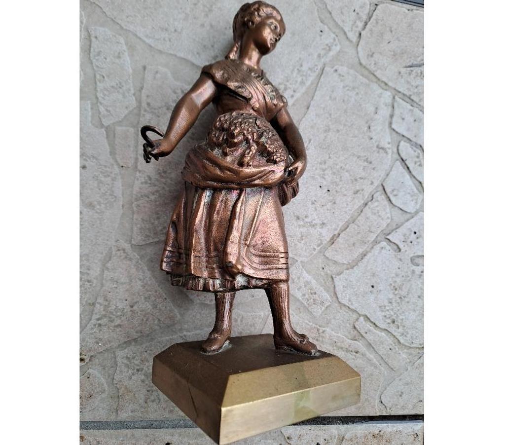 Collection Seine-et-Marne Montceaux les Provins - 77151 - Photos Vivastreet statuette cuivre
