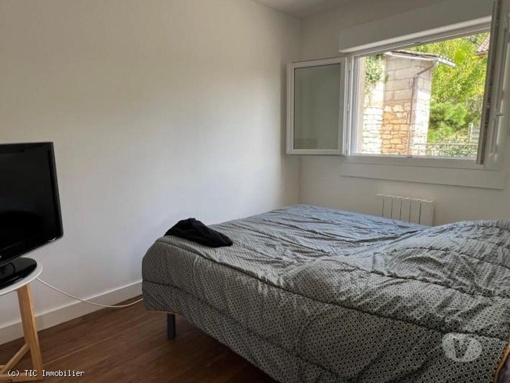 Vente Maison Charente Ruffec - 16700 - Photos Vivastreet Maison de Ville dans une Rue Calme
