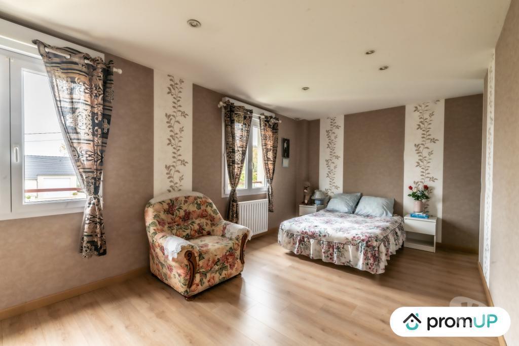 Vente Maison Nièvre La Charite sur Loire - 58400 - Photos Vivastreet (V4883) Maison cossue 151 m² avec piscine