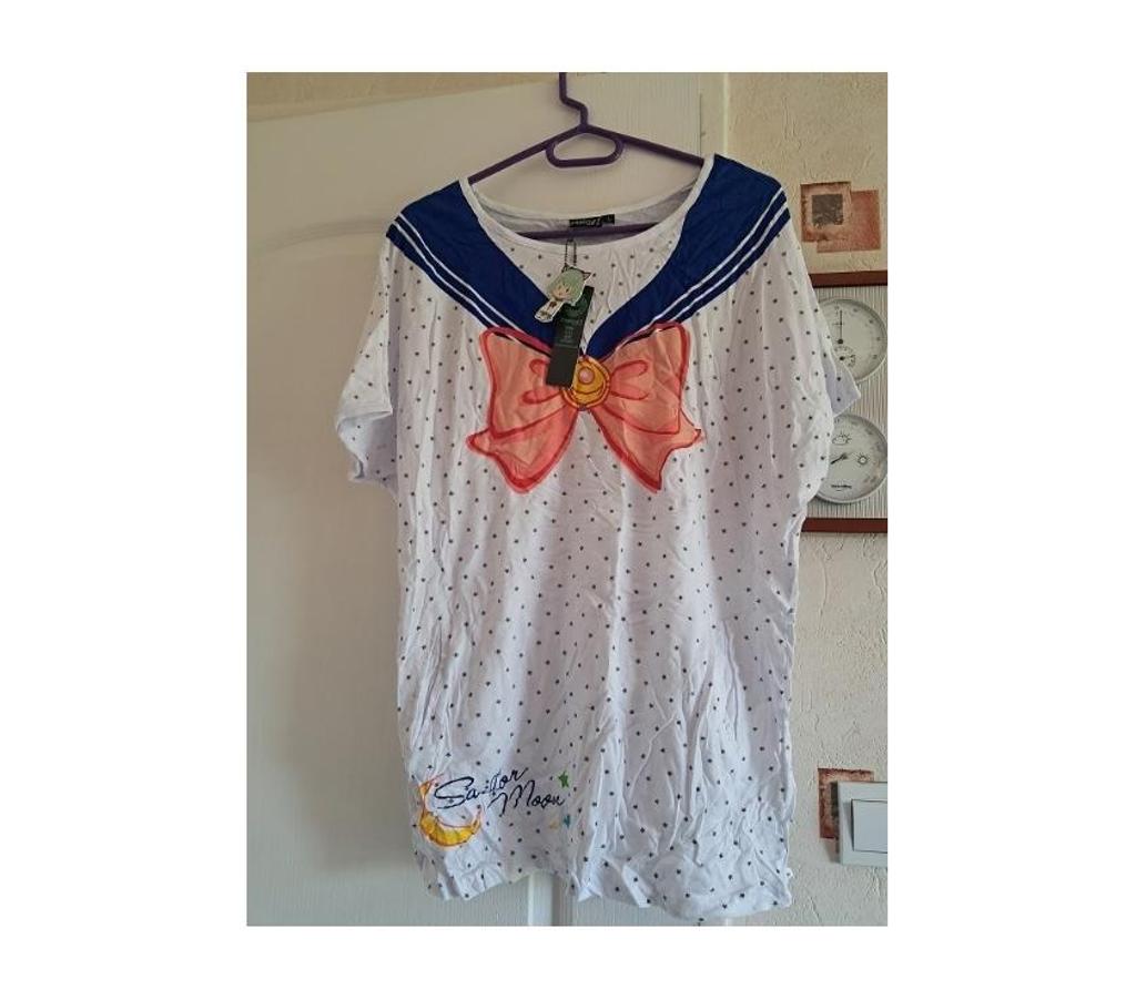 Vêtements occasion Moselle Semecourt - 57280 - Photos Vivastreet Tee-shirt Sailor Moon manga anime cosplay japon film série