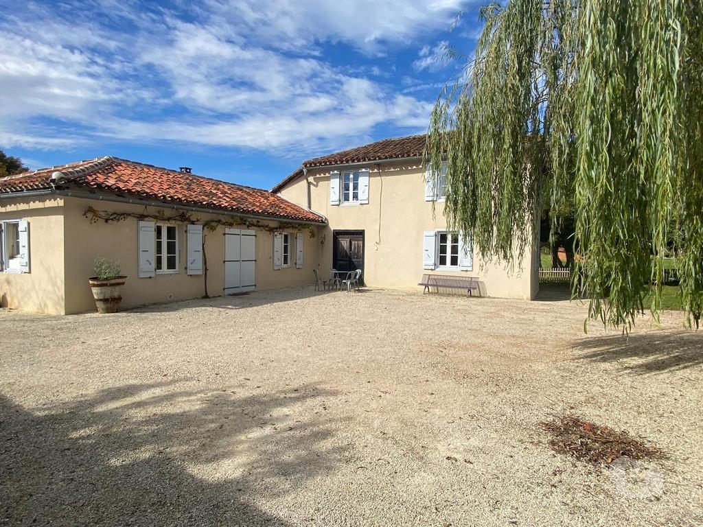 Vente Maison Gers Mirande - 32300 - Photos Vivastreet Charmante maison de campagne avec piscine