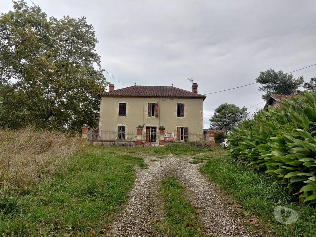 Vente Maison Gers Valence sur Baise - 32310 - Photos Vivastreet Ancienne ferme, beaucoup de dépendances sur 6 Hectares