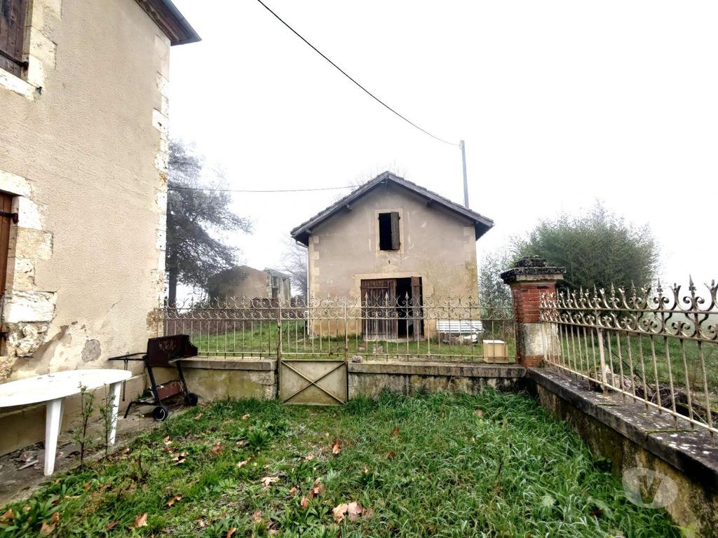Vente Maison Gers Valence sur Baise - 32310 - Photos Vivastreet Ancienne ferme, beaucoup de dépendances sur 6 Hectares