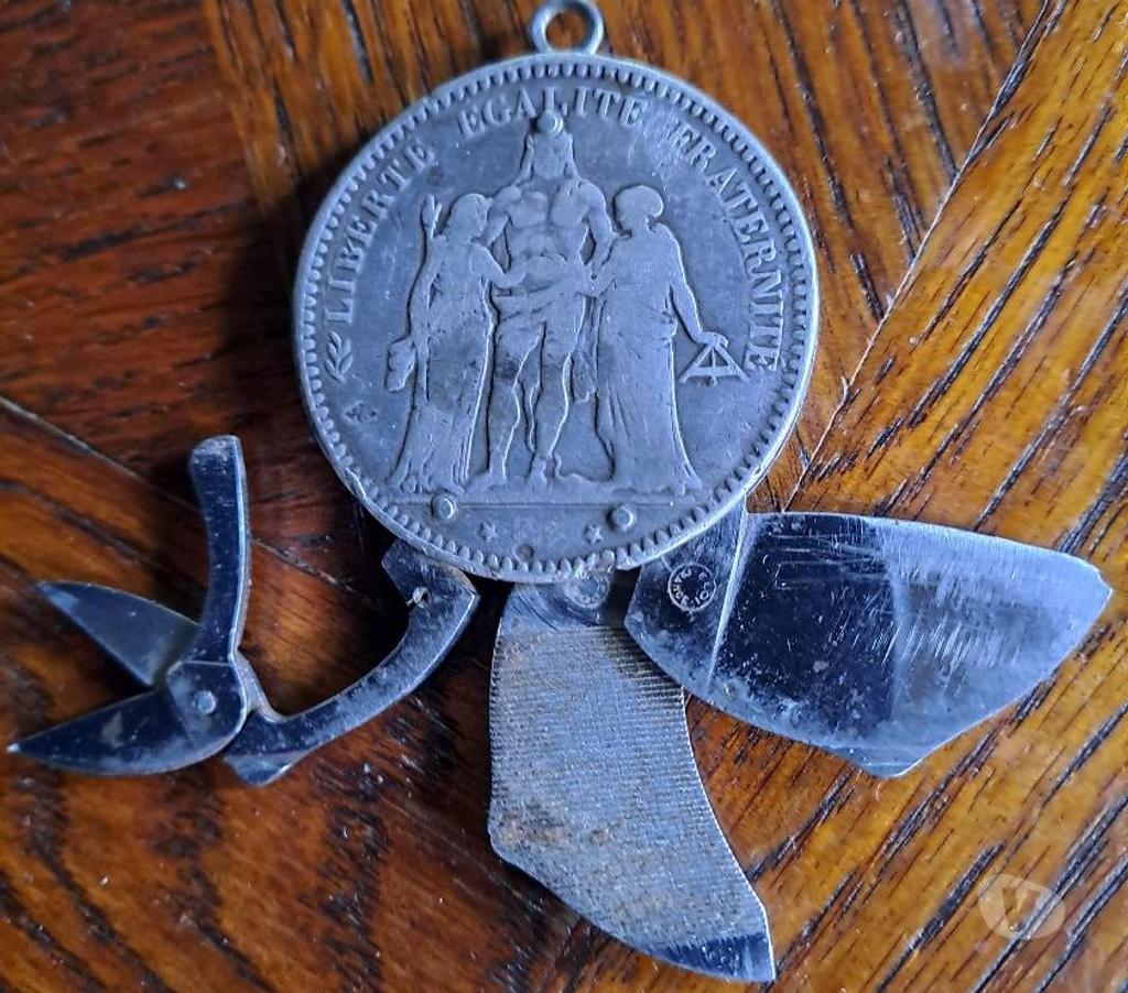 Collection Seine-et-Marne Montceaux les Provins - 77151 - Photos Vivastreet couteau piece argent