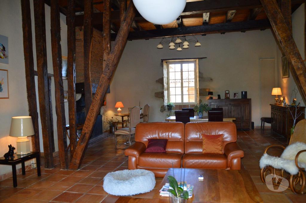 Vente Maison Gers Simorre - 32420 - Photos Vivastreet Manoir Gasconne sur 35ha avec dépendances et piscine