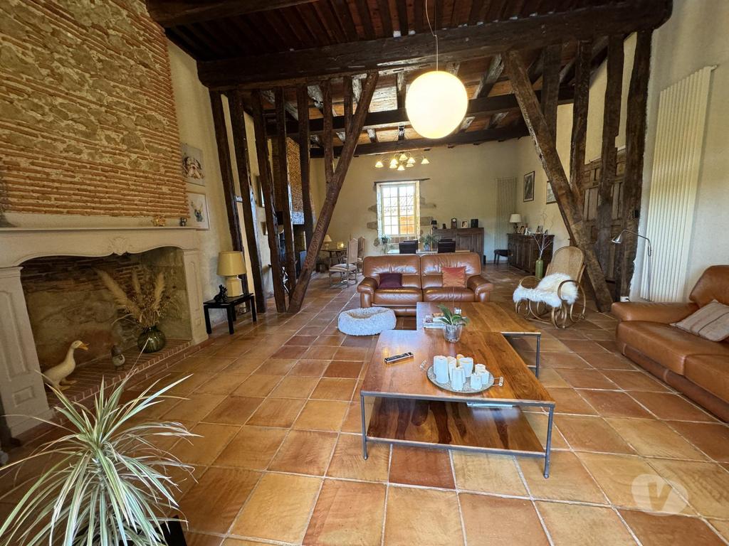Vente Maison Gers Simorre - 32420 - Photos Vivastreet Manoir Gasconne sur 35ha avec dépendances et piscine