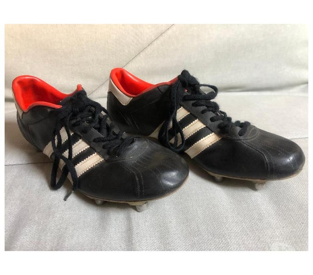 Matériel de sport Nord Wasquehal - 59290 - Photos Vivastreet Chaussures à crampon adidas