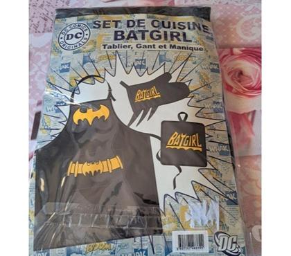 Vêtements occasion Feves Moselle - Photos Vivastreet Lot cuisine Batgirl DC comics manga anime cosplay tablier