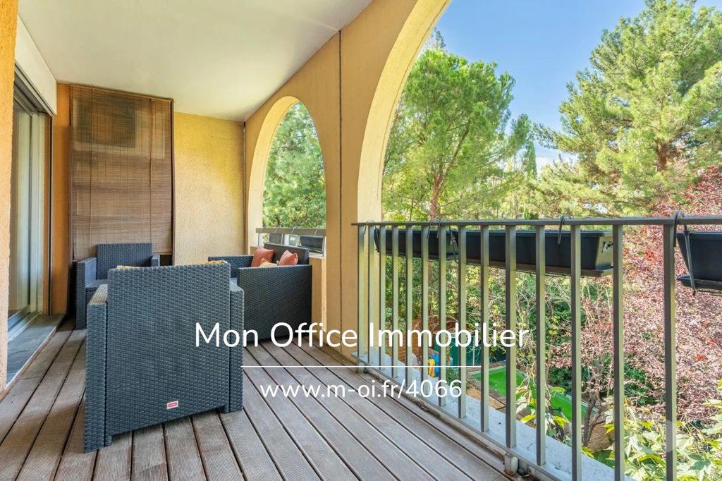 Appartements à vendre Bouches-du-Rhône Aix en Provence - Photos Vivastreet (4066-NFI.) Référence : 4066-NFI. - Duplex + terrasse + parking