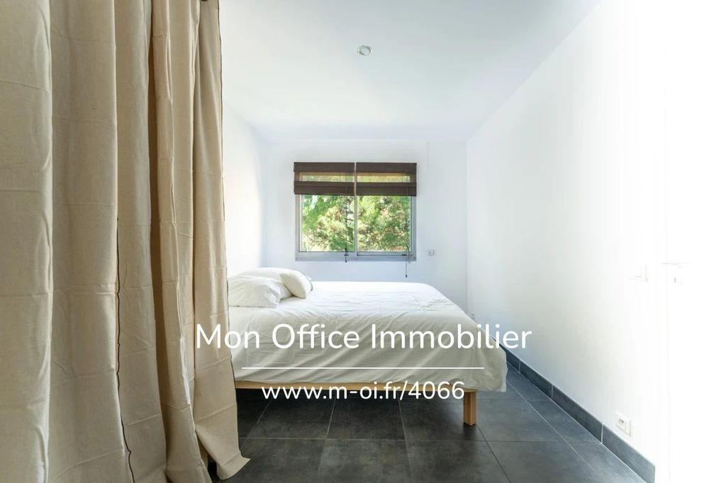 Appartements à vendre Bouches-du-Rhône Aix en Provence - Photos Vivastreet (4066-NFI.) Référence : 4066-NFI. - Duplex + terrasse + parking