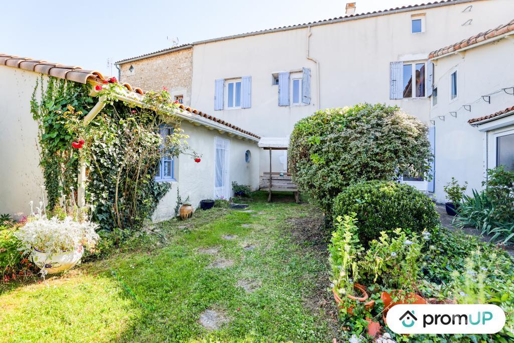 Vente Maison Charente-Maritime Saujon - 17600 - Photos Vivastreet (V6713) Charentaise de ville rénovée à Saujon