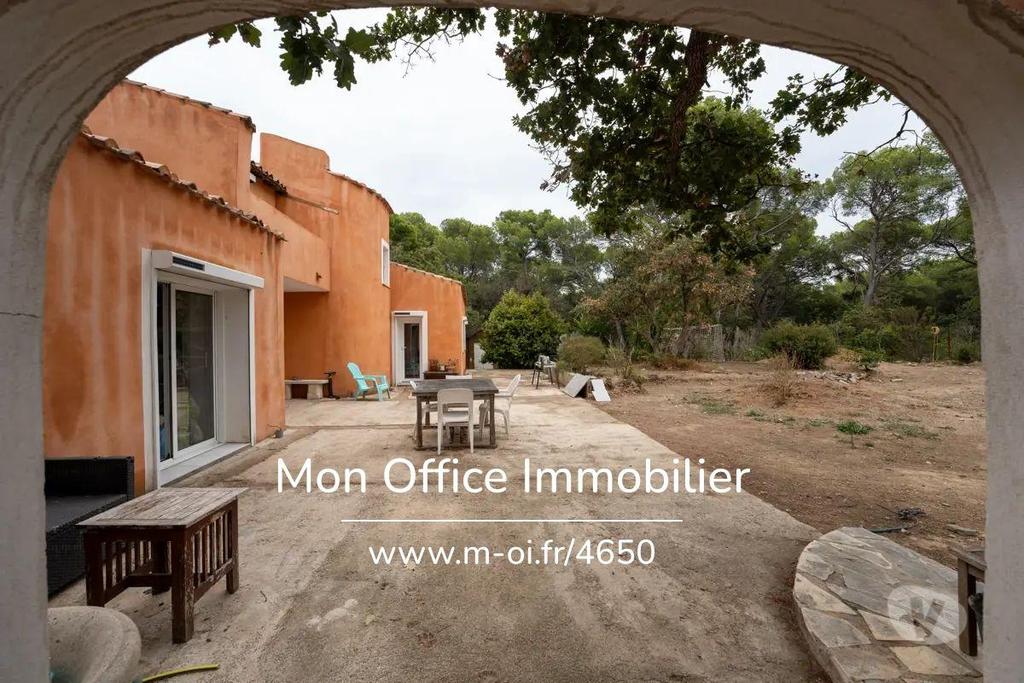 Vente Maison Var Six Fours les Plages - 83140 - Photos Vivastreet (4650-MDI.) Référence : 4650-MDI. - Villa de 115m2 au Brusc...