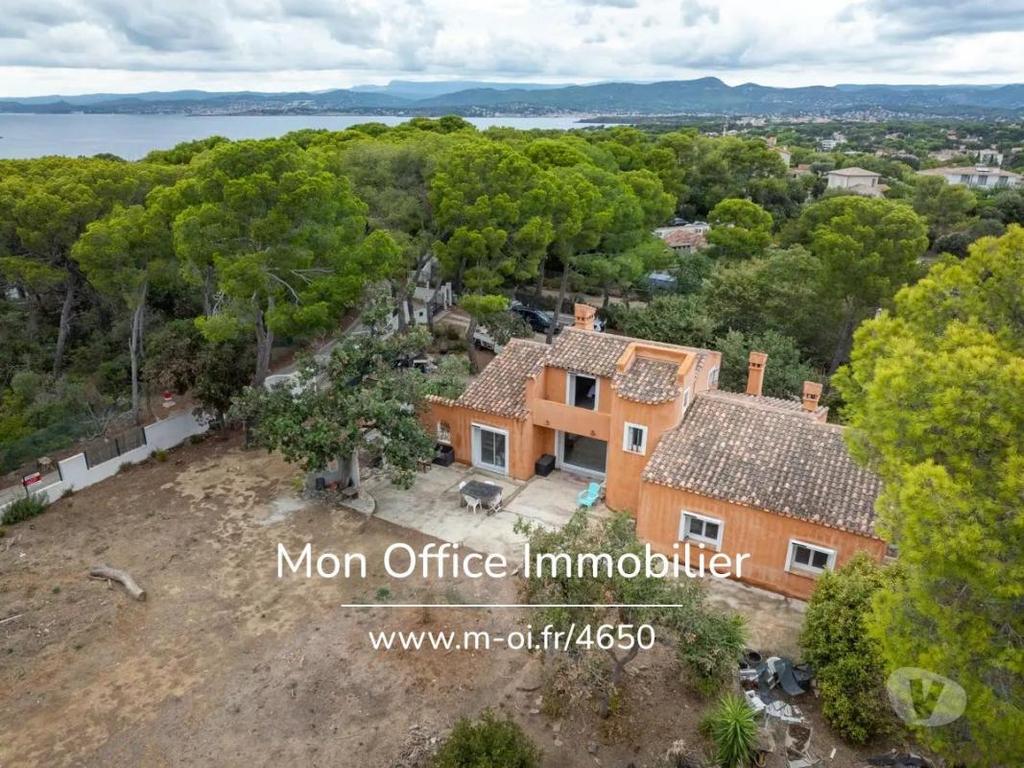 Vente Maison Var Six Fours les Plages - 83140 - Photos Vivastreet (4650-MDI.) Référence : 4650-MDI. - Villa de 115m2 au Brusc...