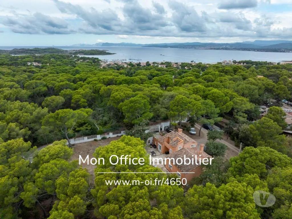 Vente Maison Var Six Fours les Plages - 83140 - Photos Vivastreet (4650-MDI.) Référence : 4650-MDI. - Villa de 115m2 au Brusc...