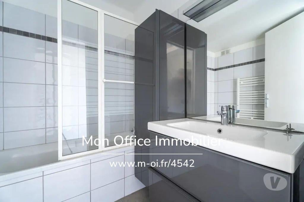 Appartements à vendre Bouches-du-Rhône Marseille - Photos Vivastreet (4542-AUS.) Référence : 4542-AUS. - Appartement 3 pièces avec...