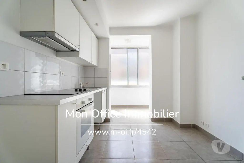Appartements à vendre Bouches-du-Rhône Marseille - Photos Vivastreet (4542-AUS.) Référence : 4542-AUS. - Appartement 3 pièces avec...