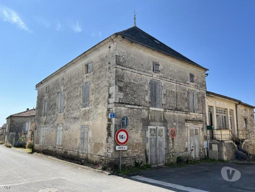 Vente Maison Charente Ruffec - 16700 - Photos Vivastreet Deux Anciens Bâtiments à Rénover (Ancienne Poste et Anciennes...