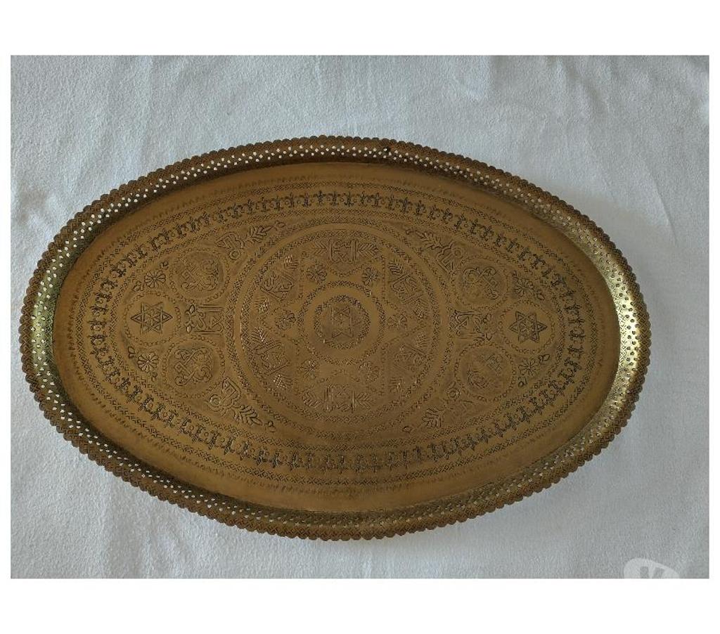 Ameublement & art de la table Charente-Maritime Rochefort - 17300 - Photos Vivastreet Grand plateau ovale Marocain en laiton massif orné