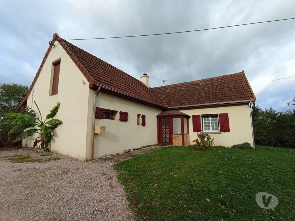 Vente Maison Allier Liernolles - 03130 - Photos Vivastreet Grande maison familiale avec garage