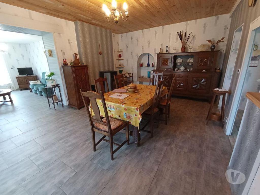 Vente Maison Allier Liernolles - 03130 - Photos Vivastreet Grande maison familiale avec garage