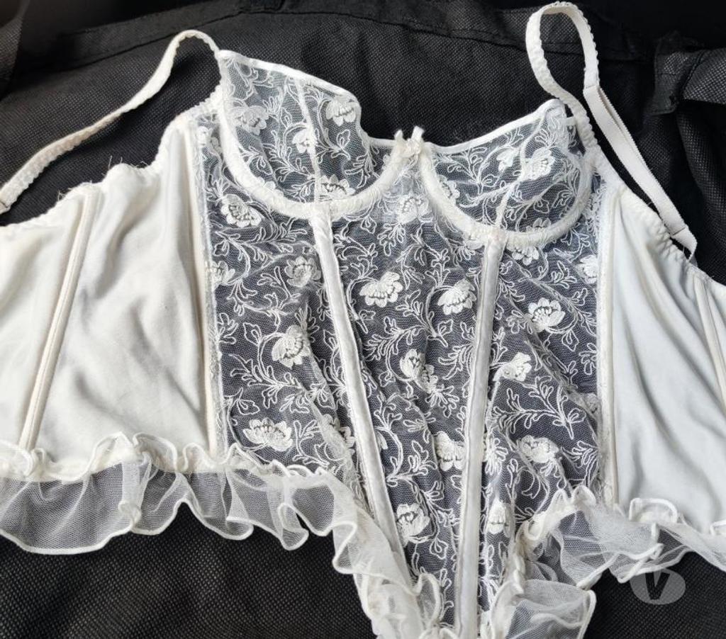 Vêtements occasion Val-d'Oise Bernes sur Oise - 95340 - Photos Vivastreet TOP : BUSTIER GUÊPIÈRE Taille 85B De Chez LEJABY