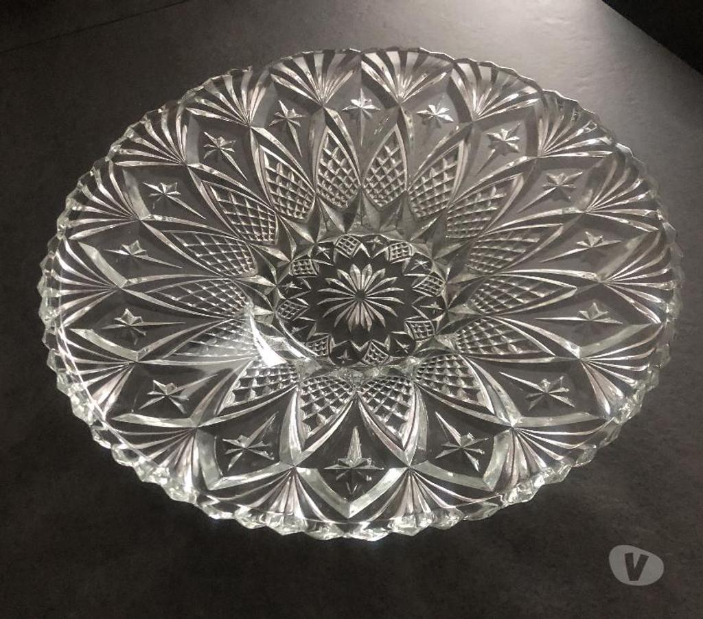 Ameublement & art de la table Nord Wasquehal - 59290 - Photos Vivastreet Plat en verre ciselé