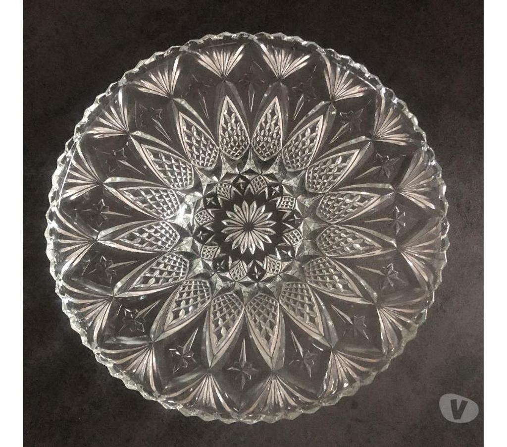 Ameublement & art de la table Nord Wasquehal - 59290 - Photos Vivastreet Plat en verre ciselé