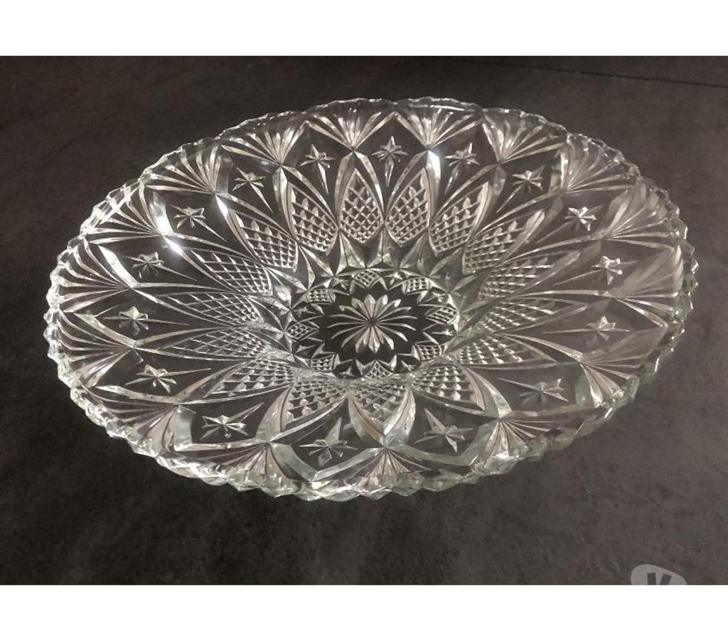 Ameublement & art de la table Nord Wasquehal - 59290 - Photos Vivastreet Plat en verre ciselé