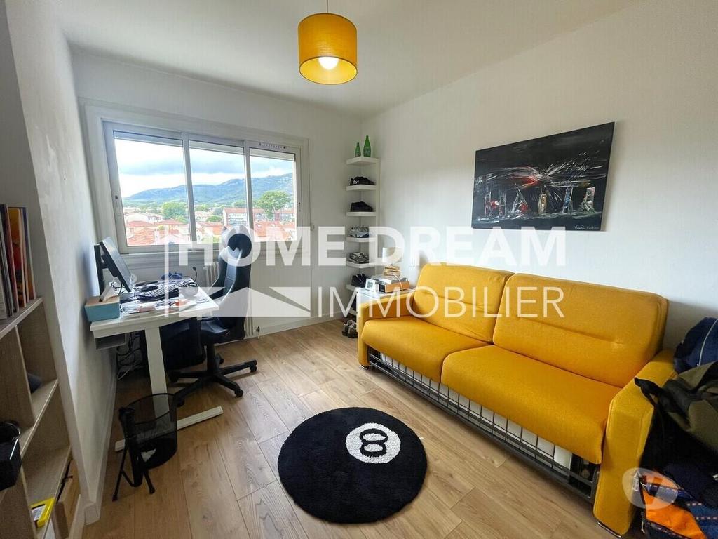 Appartements à vendre Var Toulon - Photos Vivastreet T3 Standing - TOULON Les routes Exclusivité à saisir...