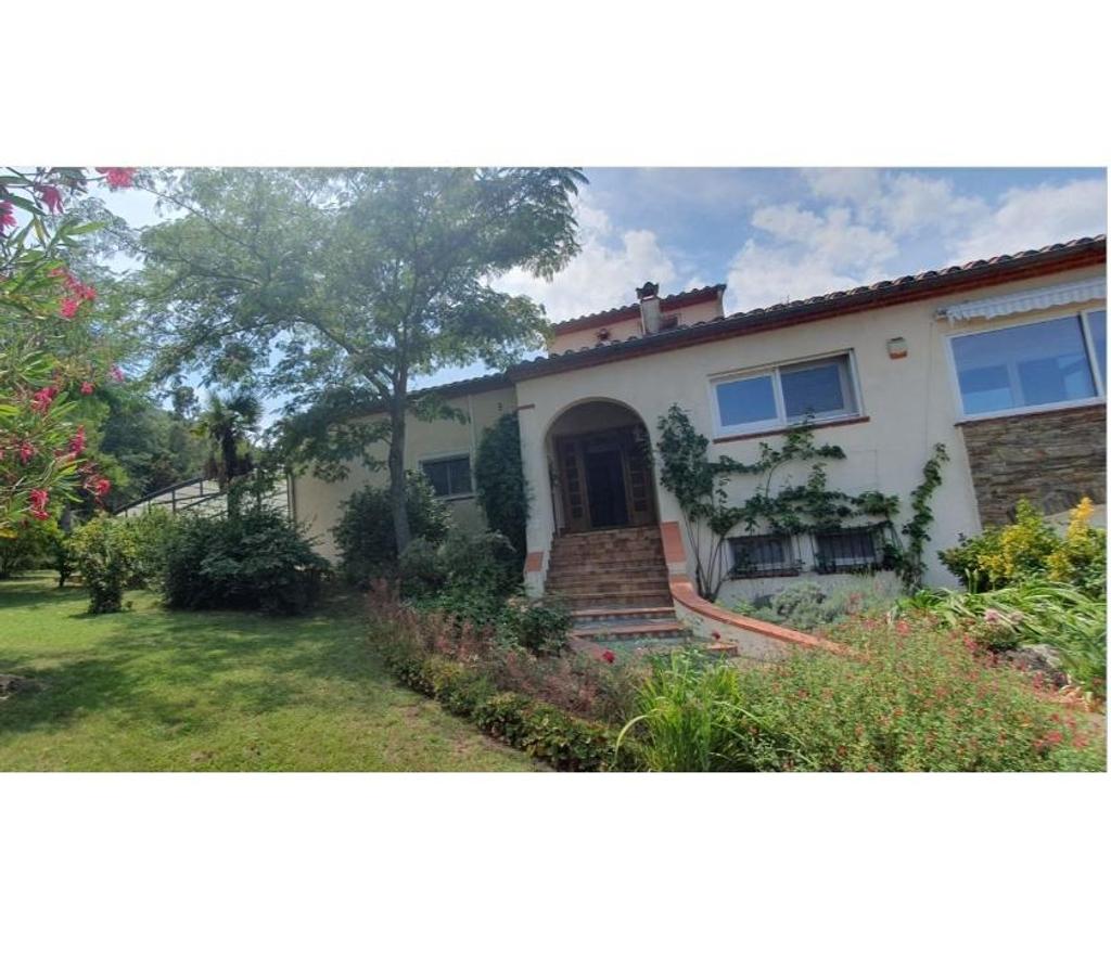 Vente Maison Pyrénées-Orientales Arles sur Tech - 66150 - Photos Vivastreet Belle maison d'architecte de type T6 de 204m² avec parc