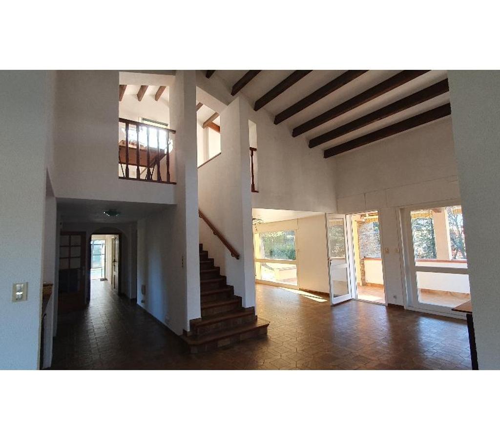 Vente Maison Pyrénées-Orientales Arles sur Tech - 66150 - Photos Vivastreet Belle maison d'architecte de type T6 de 204m² avec parc