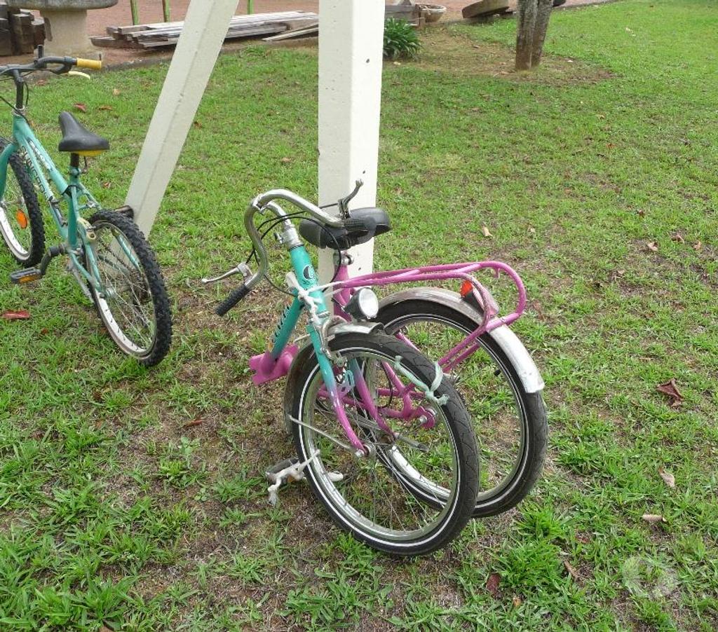 Jeux - Jouets Vienne Cenon sur Vienne - 86530 - Photos Vivastreet VELO PLIANT ENFANTS